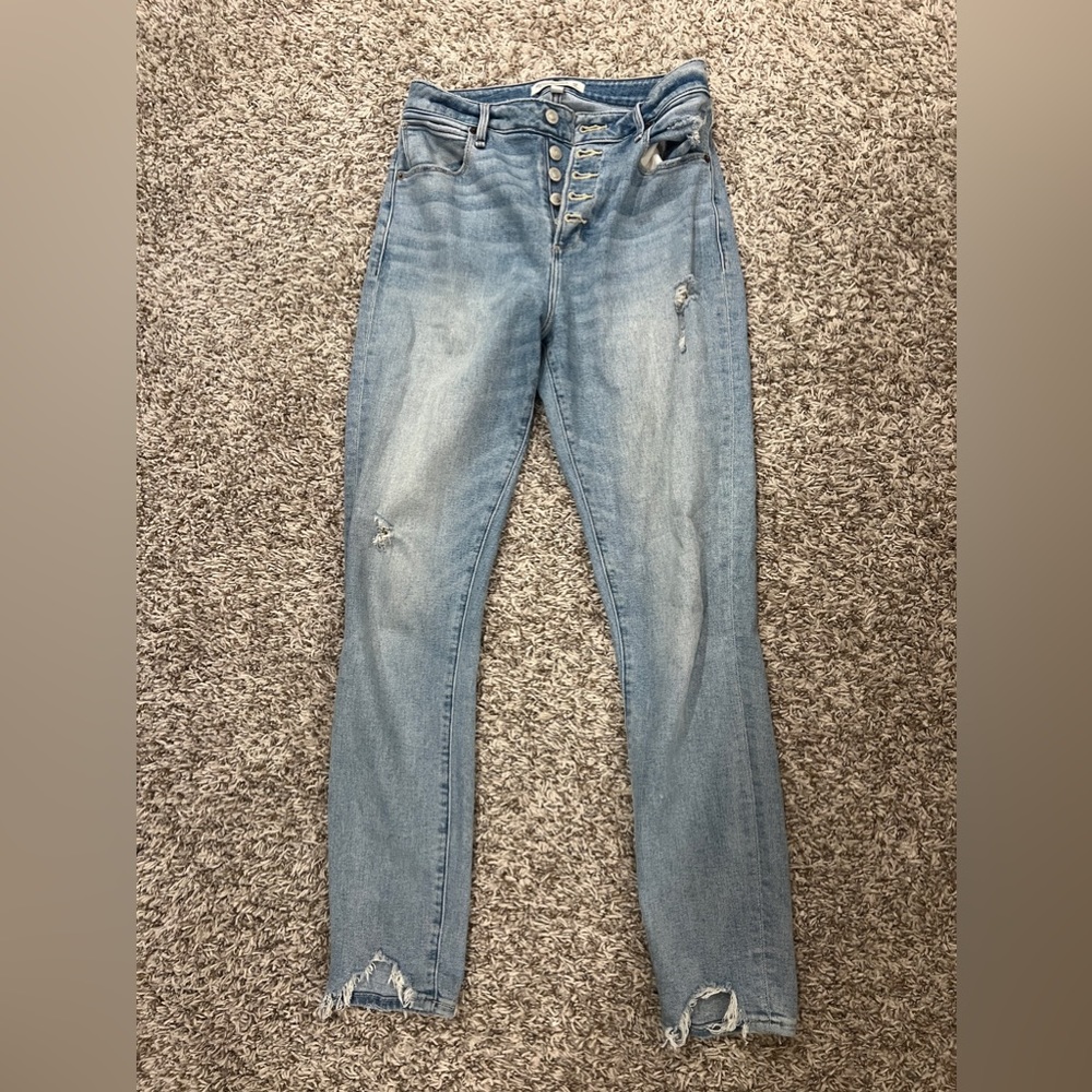 Women’s Abercrombie high rise skinny jeans. Size 29.